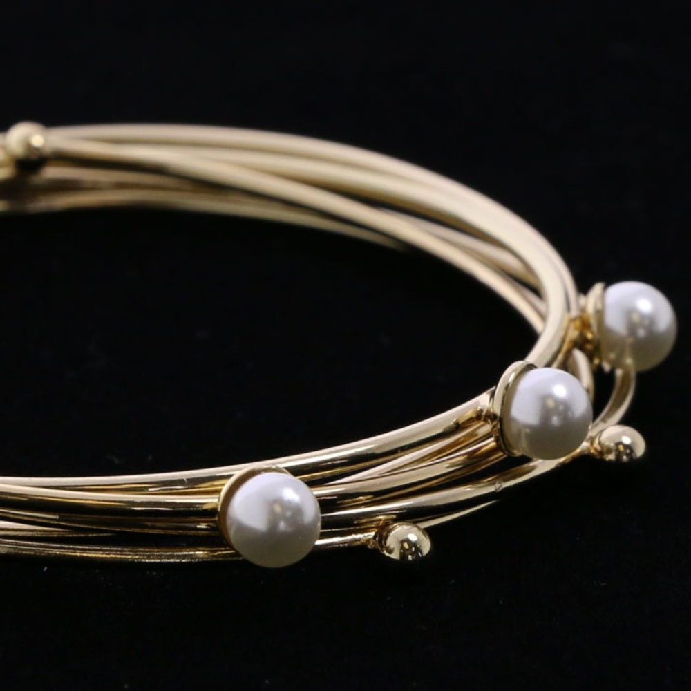 *HOST PICK* Lydell Gold and Pearl bangle set